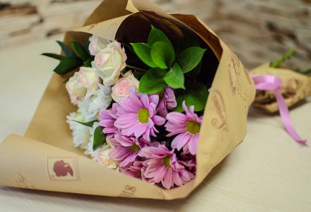 Букет цветов из: Розы и Хризантемы в Шишкино