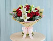 Букет цветов из:  Лилии и Розы в Шишкино