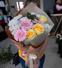 Букет цветов из:  Герберы, Розы и Хризантемы в Шишкино