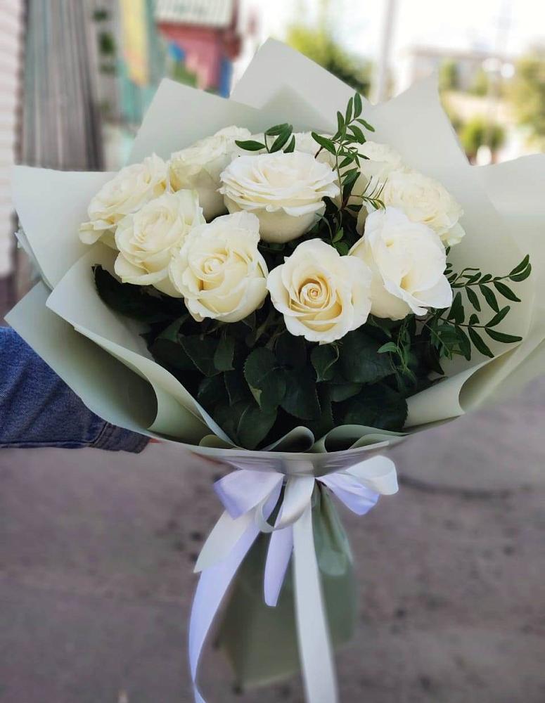Букет Белые розы Проуд в Шишкино