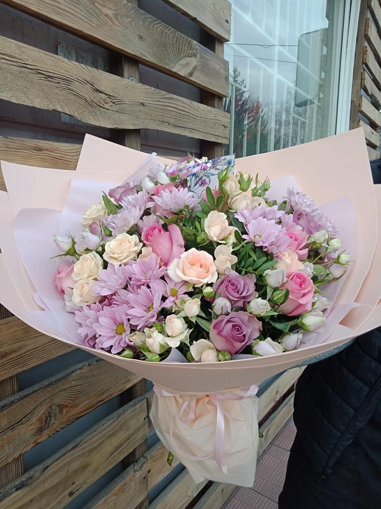 Букет цветов из: Розы и Хризантемы в Шишкино