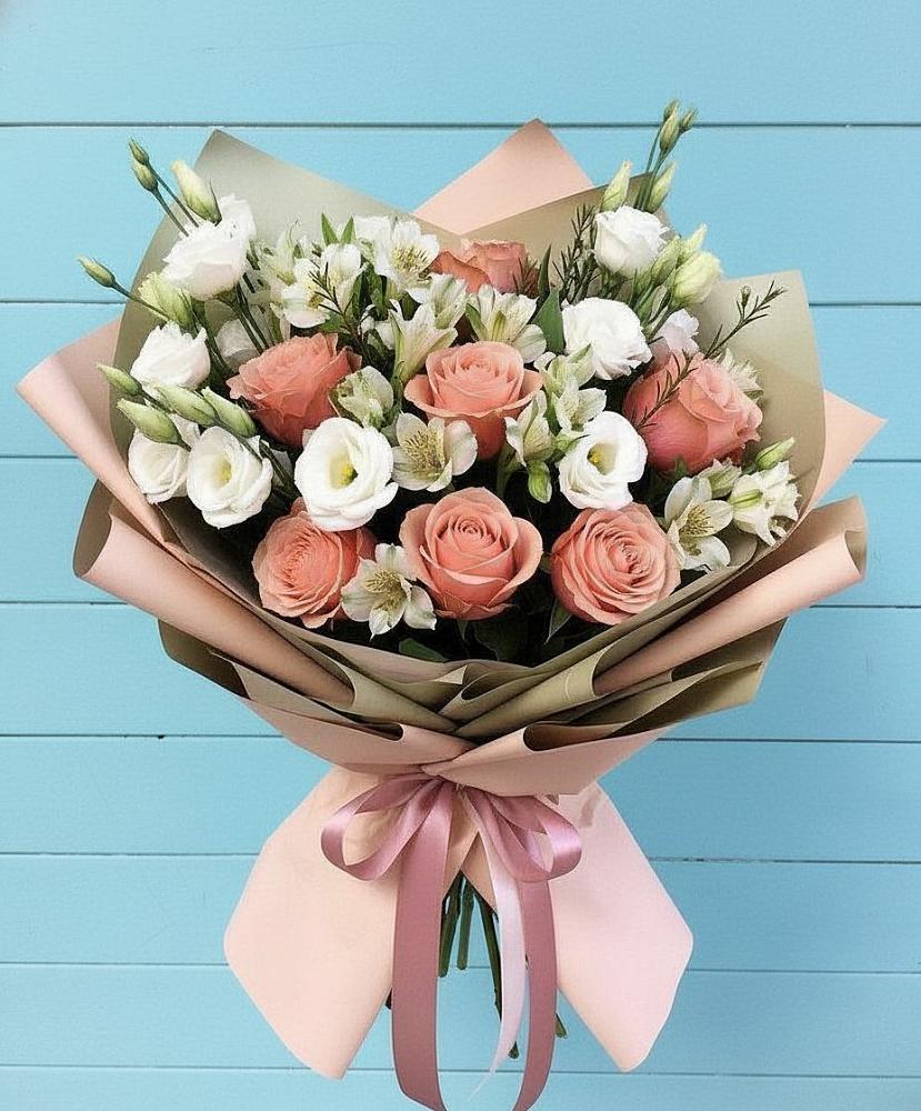 Букет цветов из: Розы, Альстромерии и Лизиантусы в Шишкино