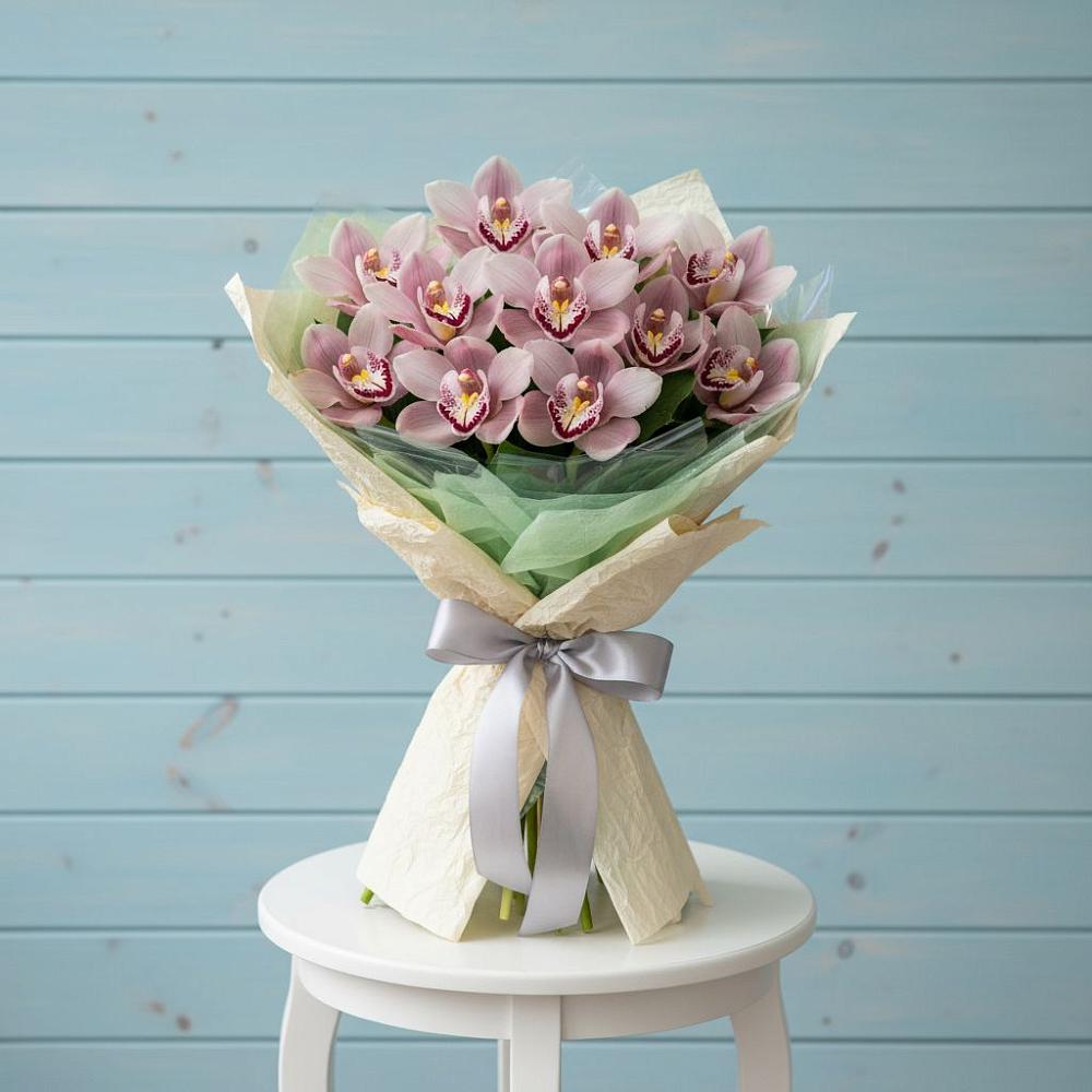 Букет цветов из: Орхидеи и Розы в Шишкино