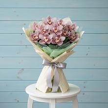Букет цветов из:  Орхидеи и Розы в Шишкино