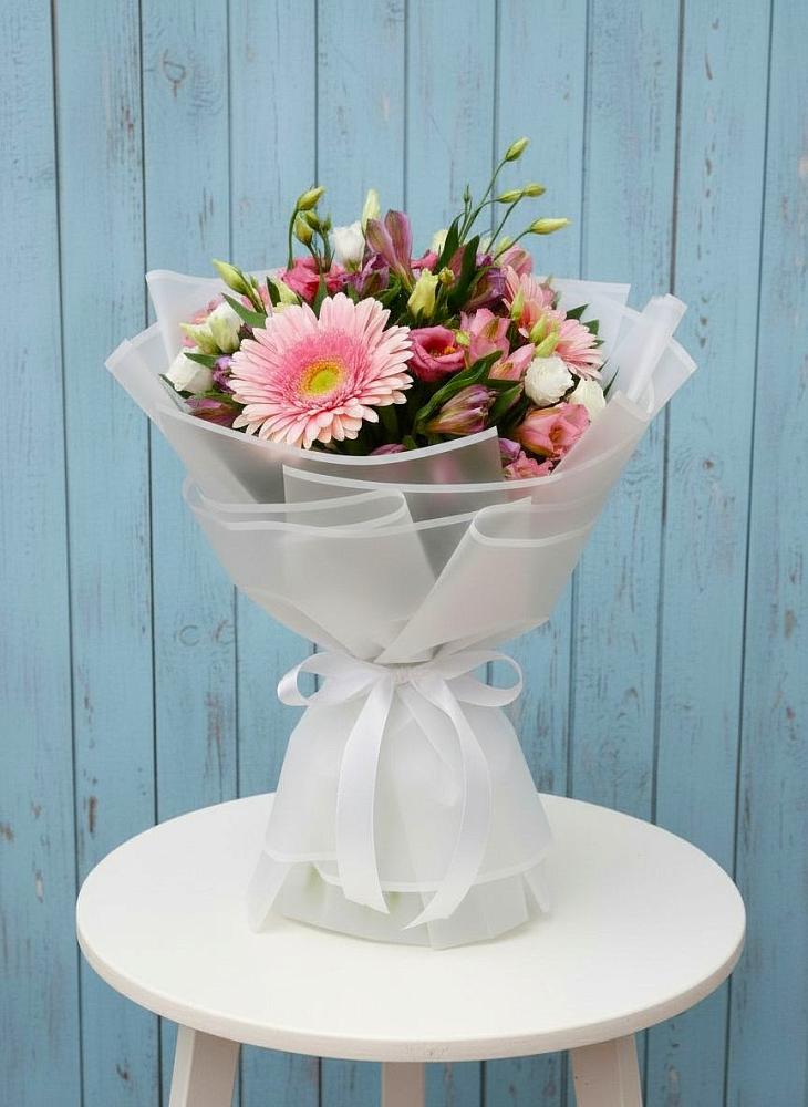 Букет цветов из: Герберы, Альстромерии и Лизиантусы в Шишкино