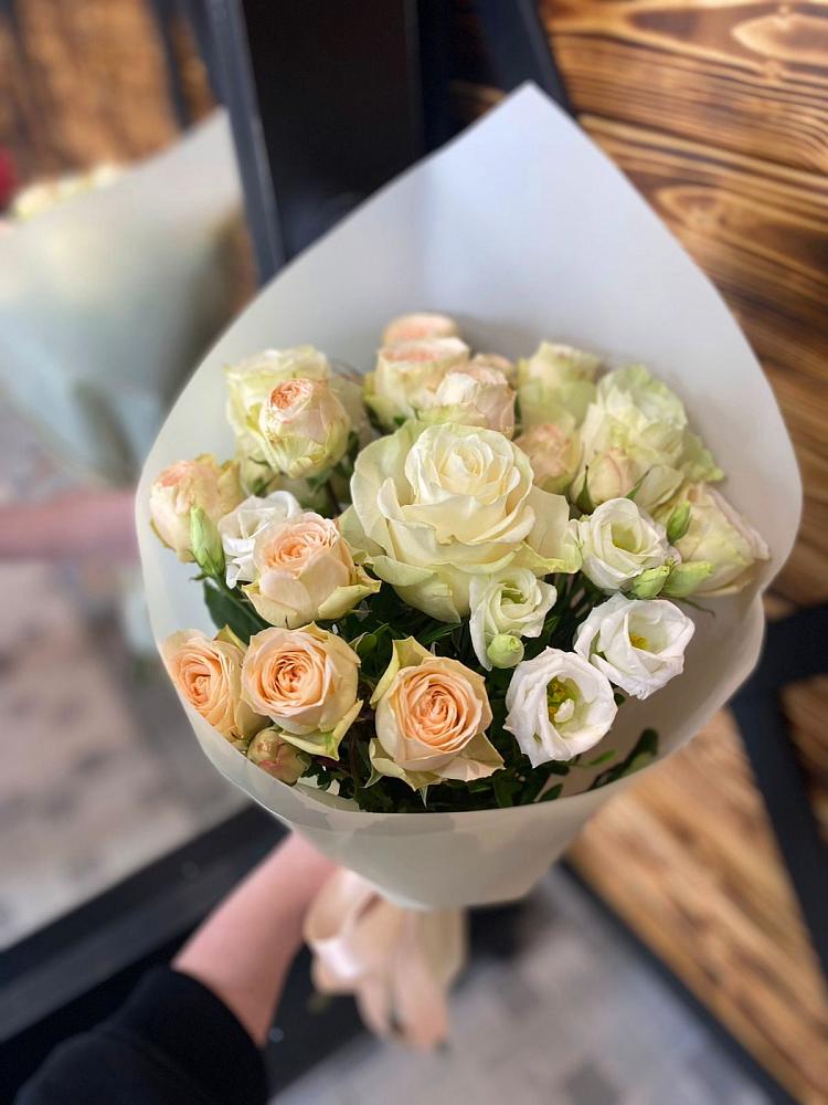 Букет цветов из: Розы и Лизиантусы в Шишкино