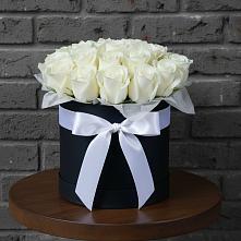 Цветочная композиция из Розы в шляпной коробке в Шишкино